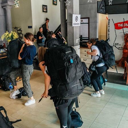 Dmz Hostel Hue Bagian luar foto