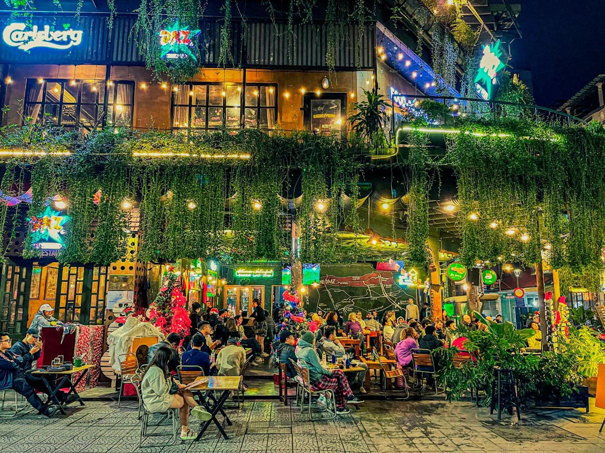 Dmz Hostel Hue Bagian luar foto